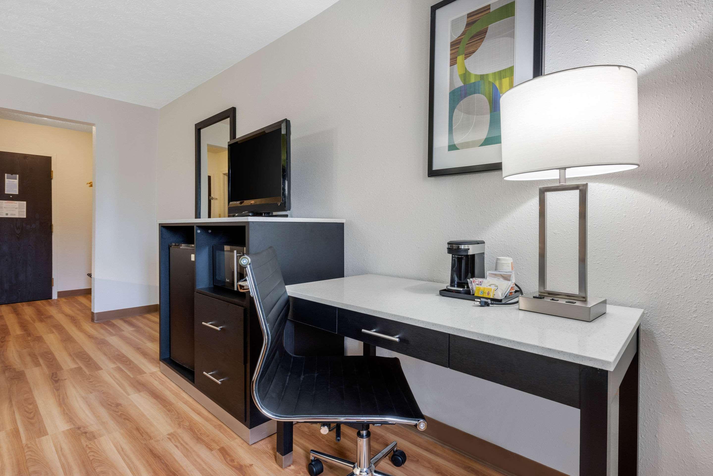 Quality Inn Coraopolis Экстерьер фото