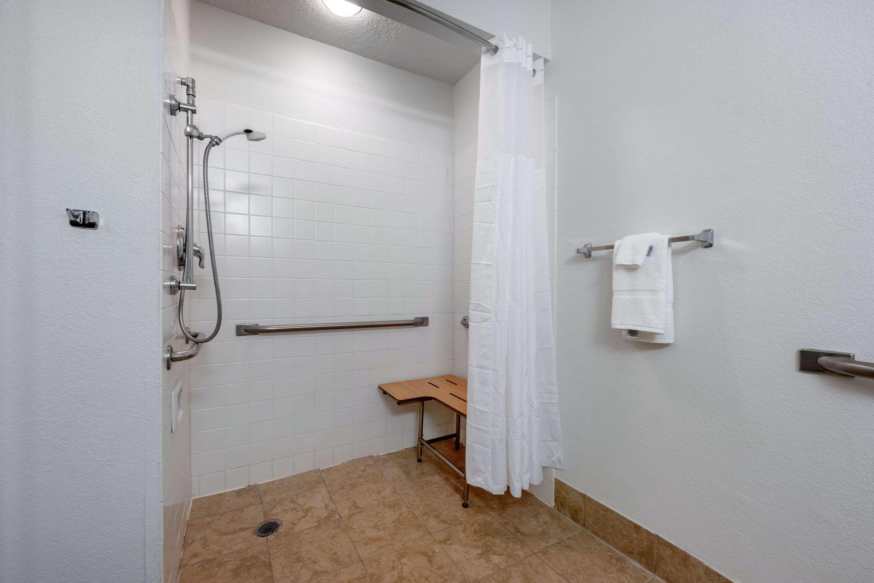 Quality Inn Coraopolis Экстерьер фото