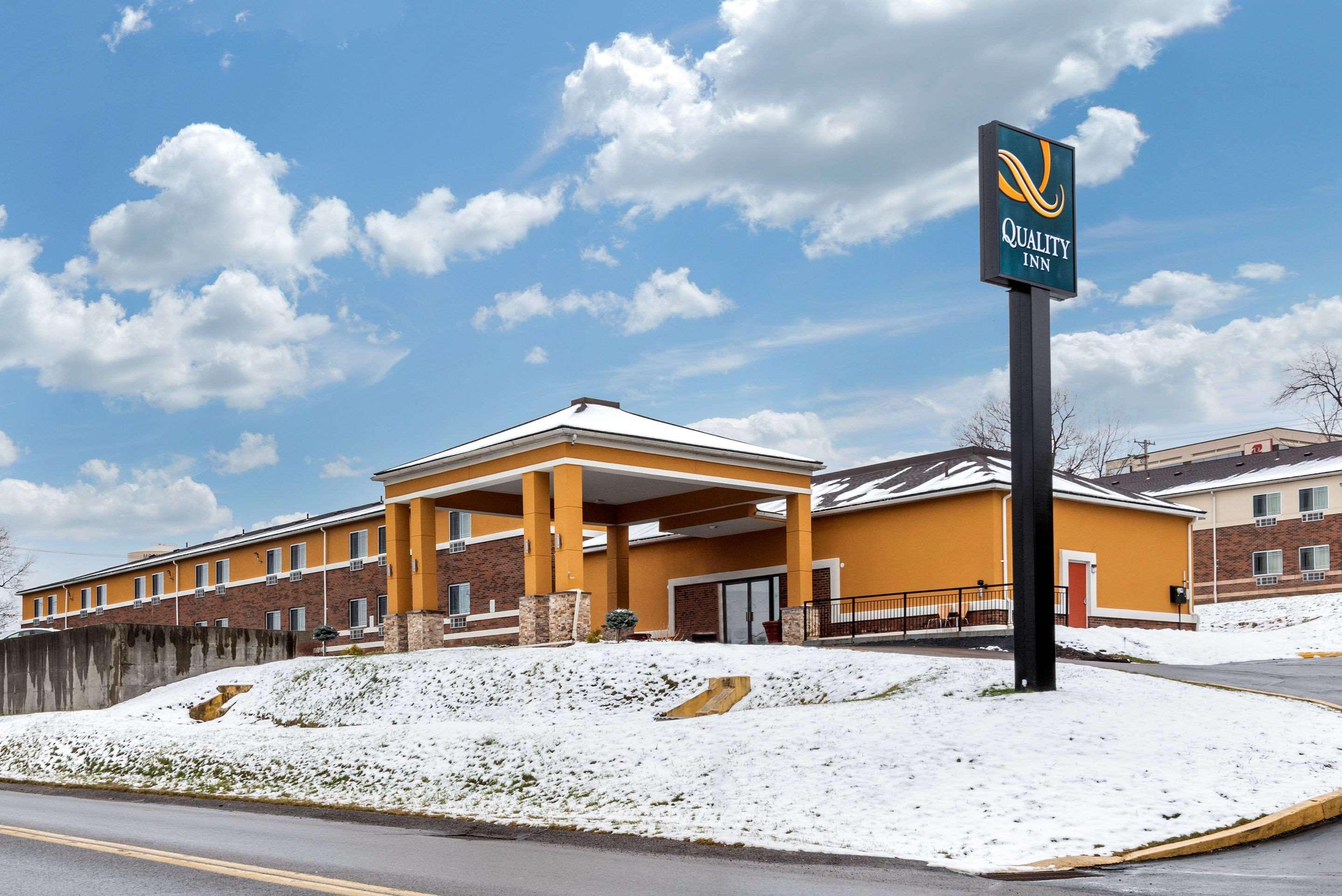 Quality Inn Coraopolis Экстерьер фото