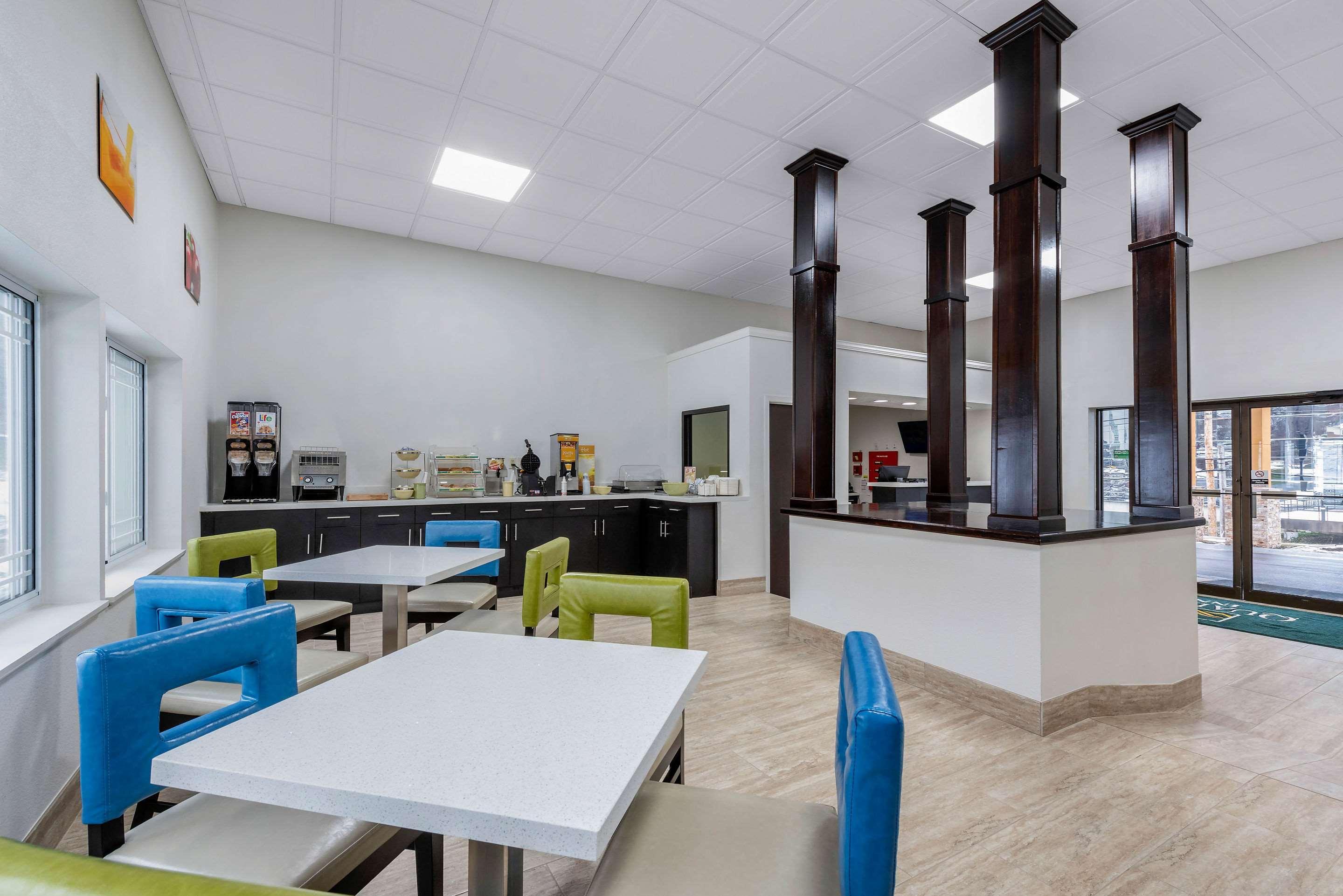Quality Inn Coraopolis Экстерьер фото