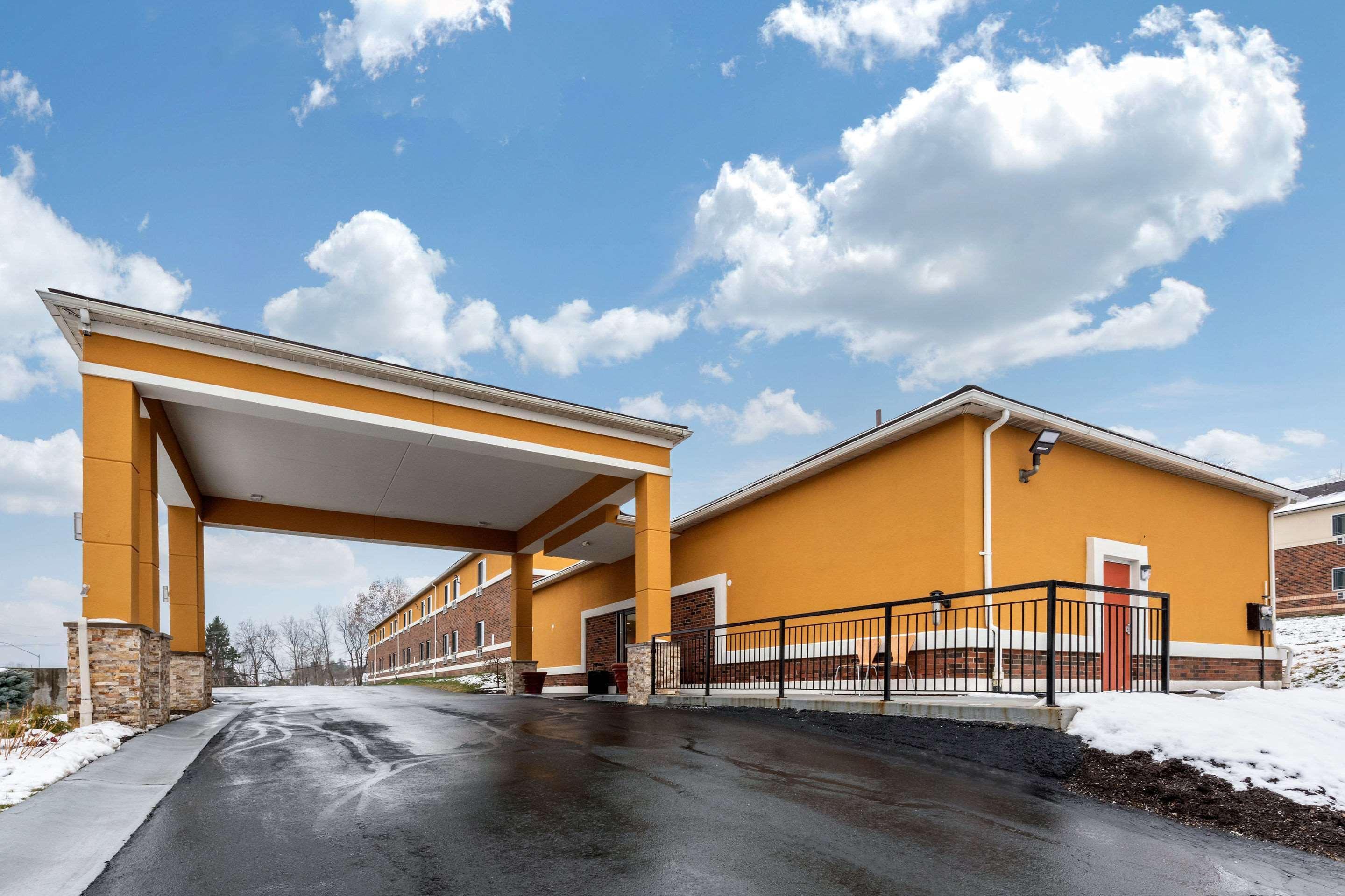 Quality Inn Coraopolis Экстерьер фото