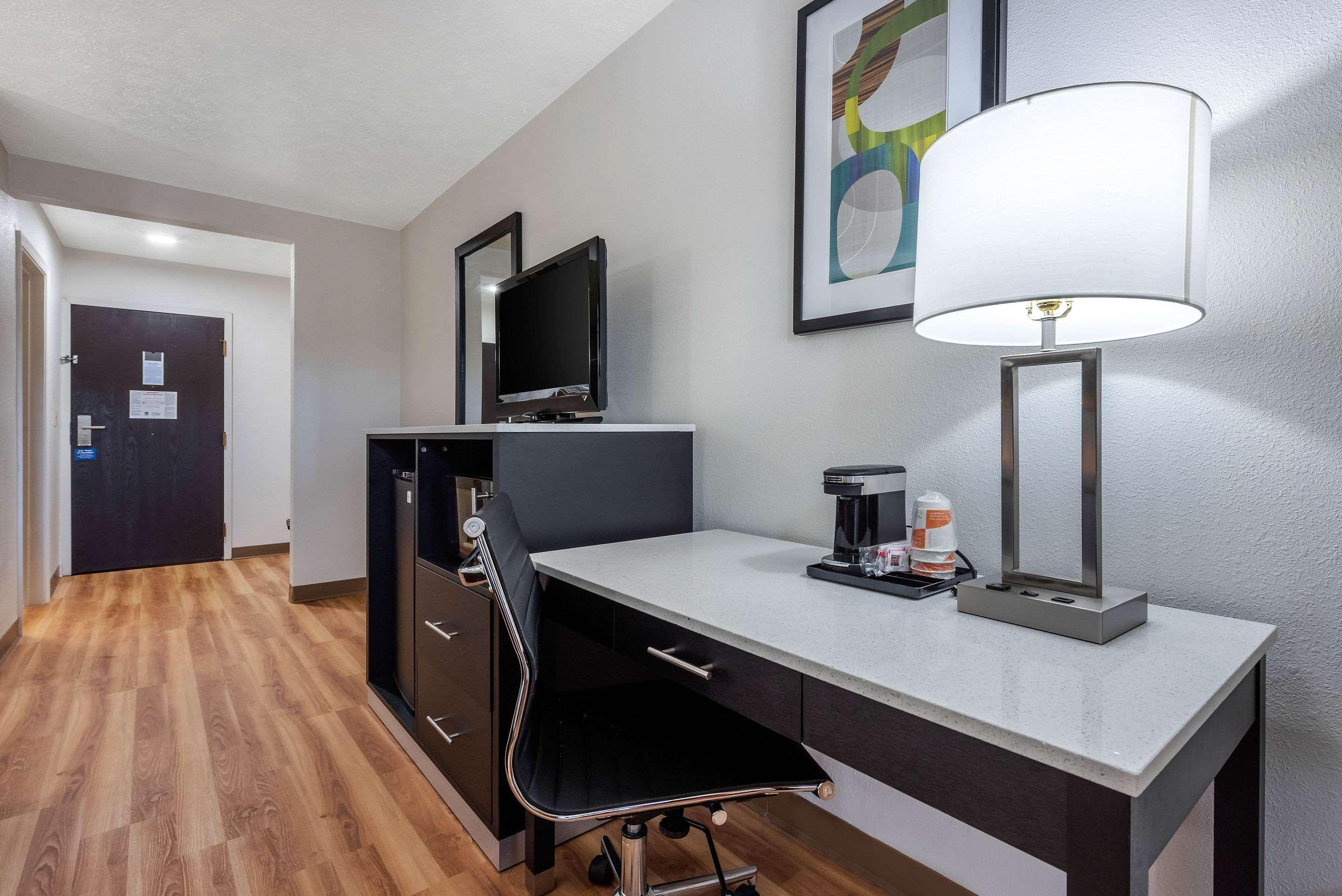 Quality Inn Coraopolis Экстерьер фото