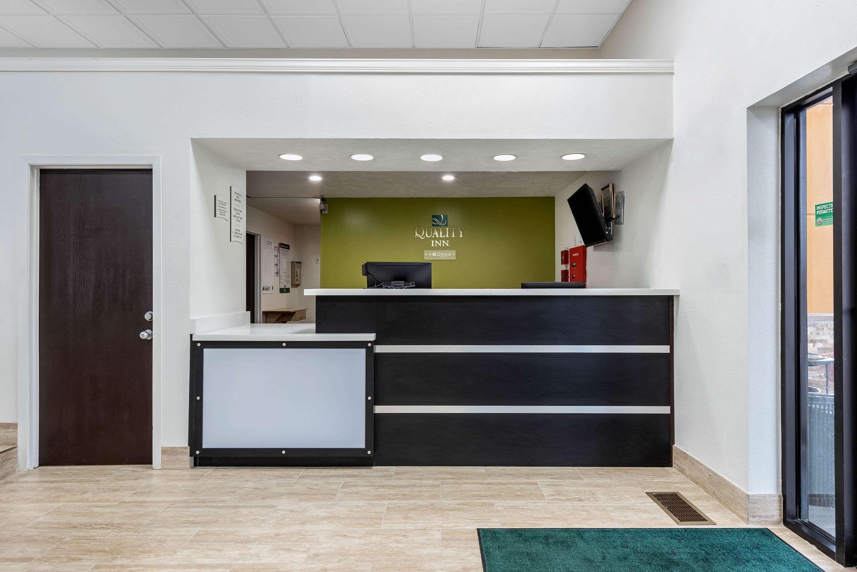 Quality Inn Coraopolis Экстерьер фото