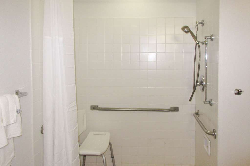 Quality Inn Coraopolis Номер фото
